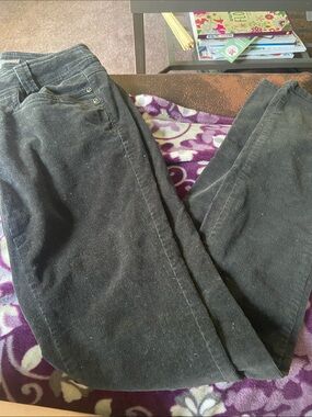 Smart Set Women's Black Straight-Leg Corduroy Jeans